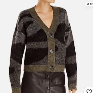 AQUA Women's Printed Camo Cardigan Sweater